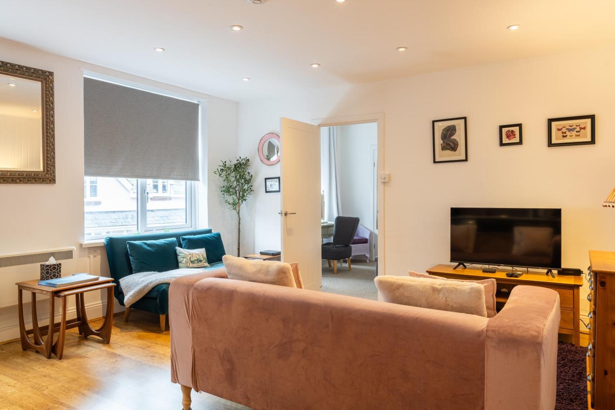 Cute 1 Bed Apartment 2 Mins From The Sea - Sleeps 4, Flat 8 The Gables, Church Street, Lyme Regis Exterior photo